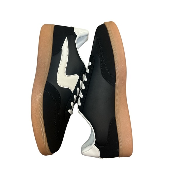 La Sheelah Modern White Stripe Detail Sneaker Size 9 Black Lace Up Round Toe - Picture 6 of 12